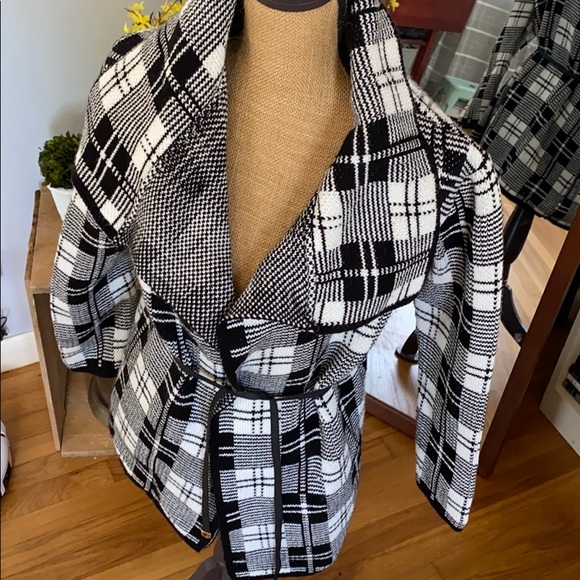 Sweater wrap with belt - Picture 2 of 6